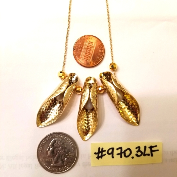 ✅3 Pearls Wrapped in Hammered Gold Leaves 15" Necklace Michael Michaud Hand Craf - Picture 8 of 12